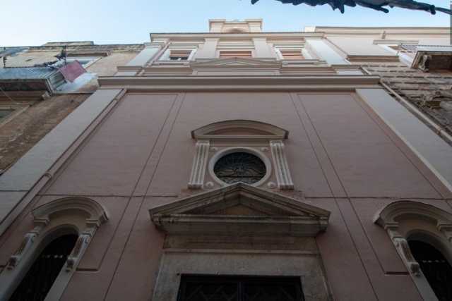 Bari, la triste fine dell'elegante San Bartolomeo: adibita a cucina per le suore